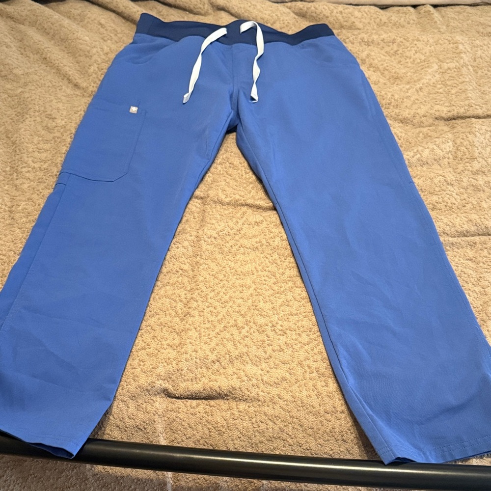 Figs Kade Cargo Scrub Pants- S/P